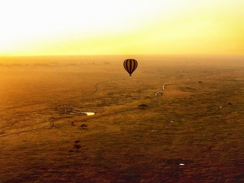 hot air balloon Serengeti Tanzania